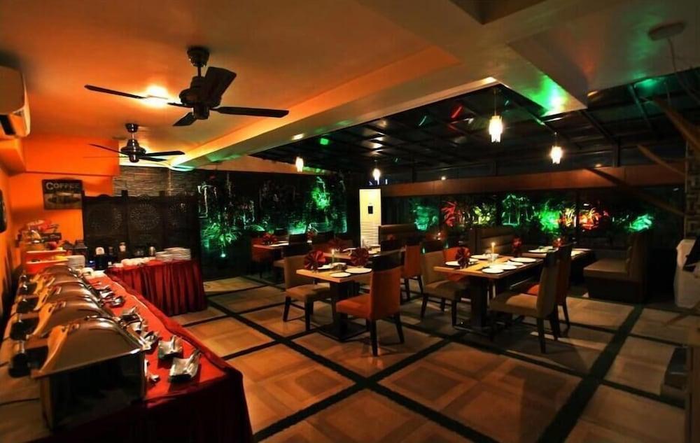 Kaisons Inn Нью-Дели Экстерьер фото